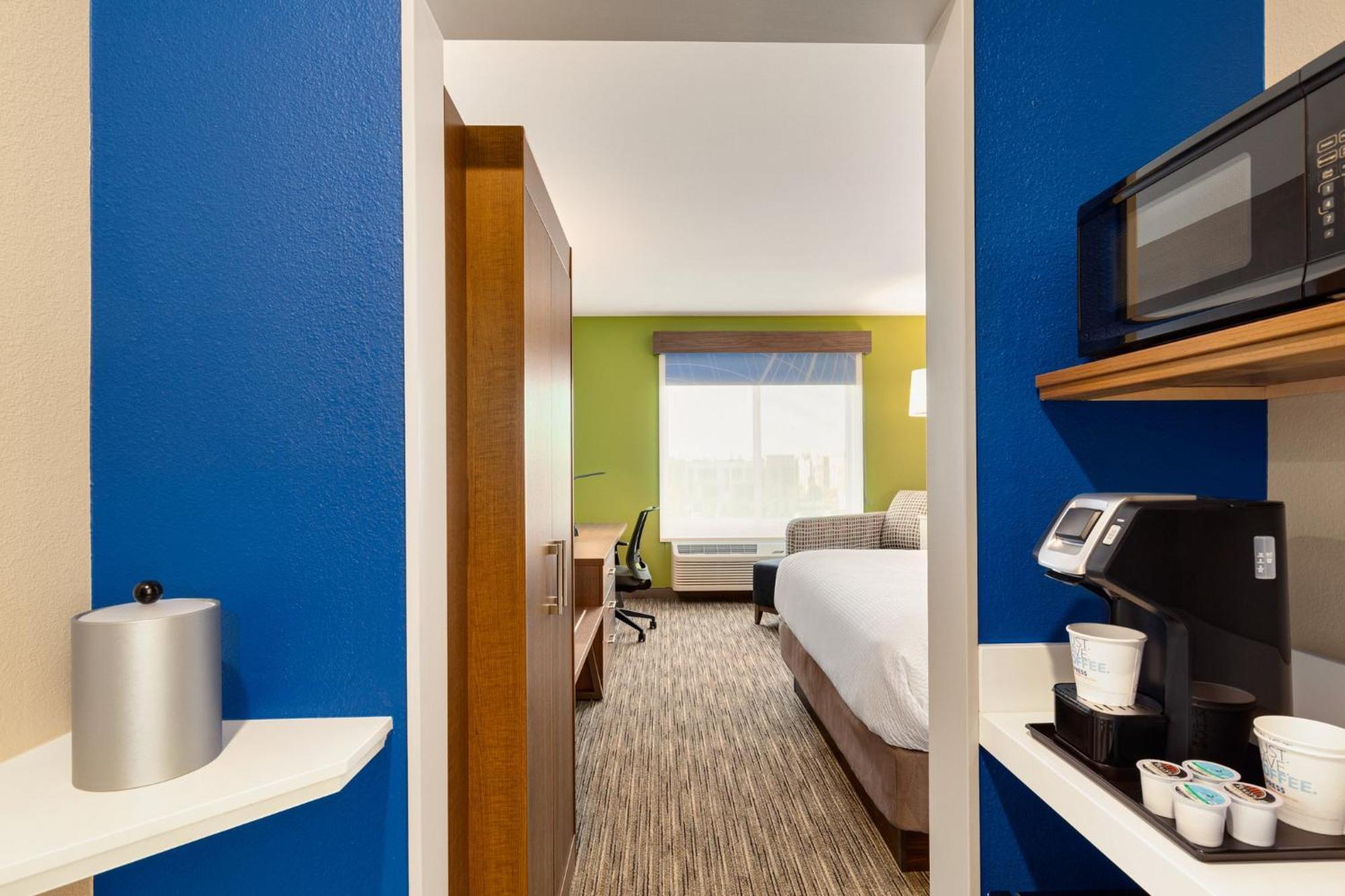 Holiday Inn Express & Suites Hayward - Castro Valley By Ihg Exterior photo