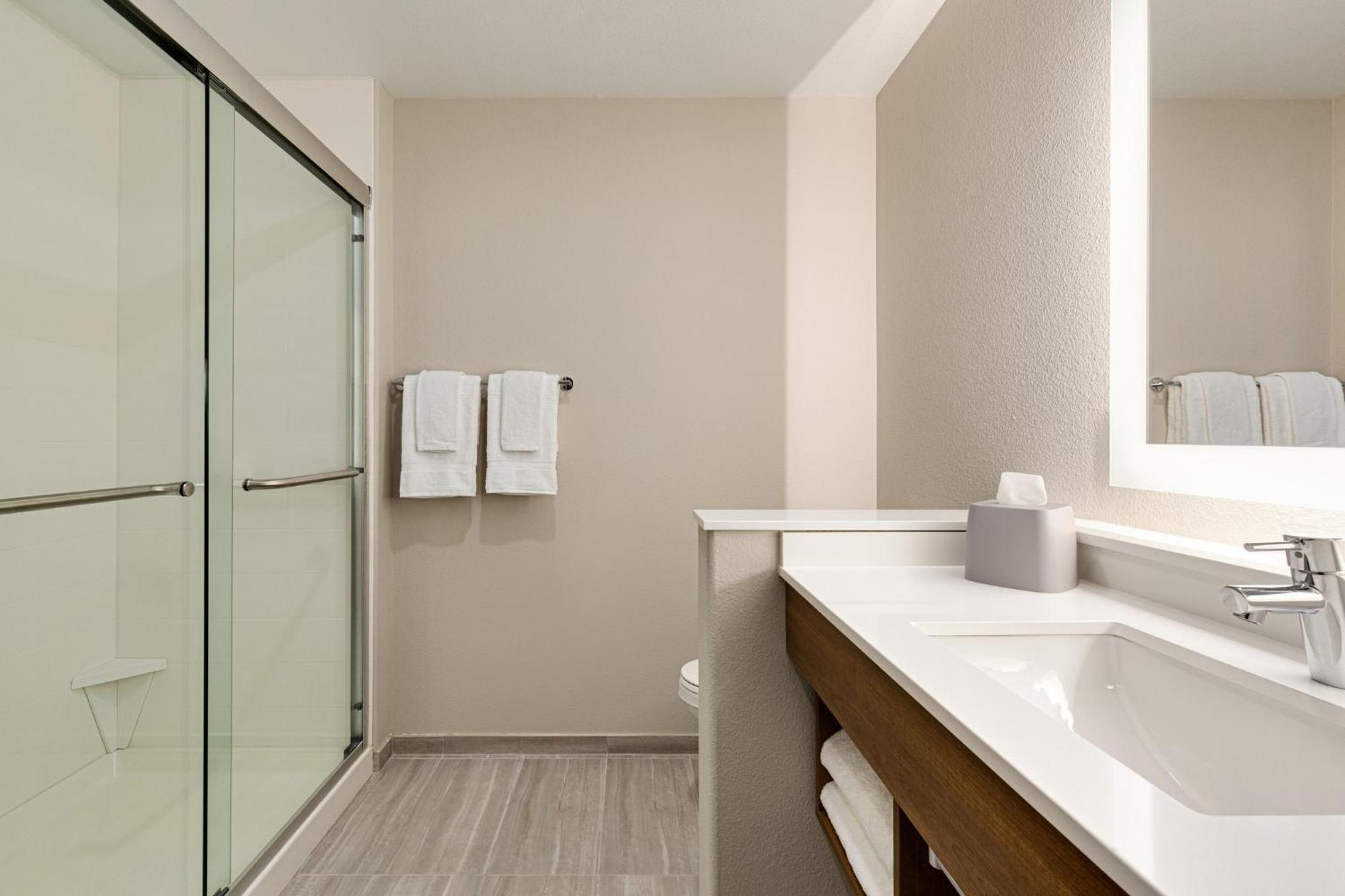 Holiday Inn Express & Suites Hayward - Castro Valley By Ihg Exterior photo